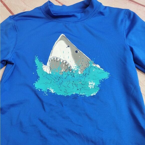 Cat & Jack shark rashguard XS4/5 - Picture 2 of 4
